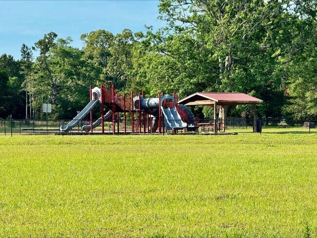 Building Photo - 23504 US-221