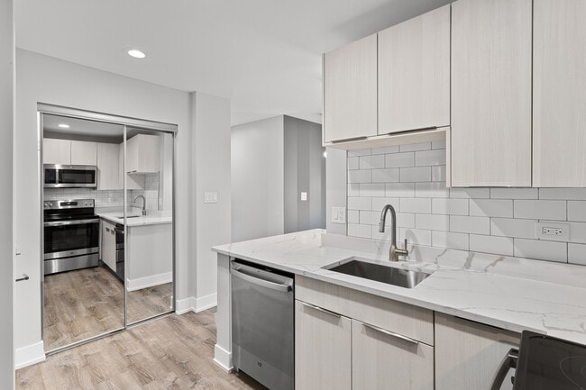 Building Photo - 1303 W Estes Ave