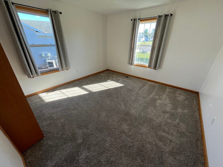 Building Photo - 1195 Cranberry Ct