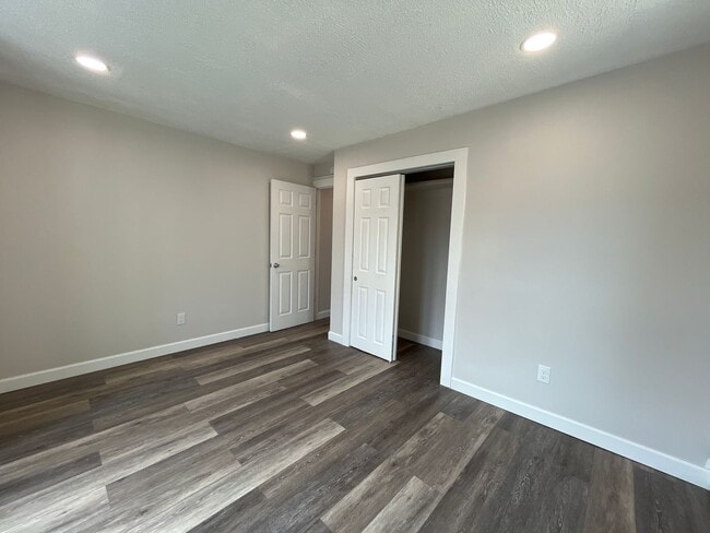 Building Photo - Freshly updated 3-bedroom, 1-bath twin hom...