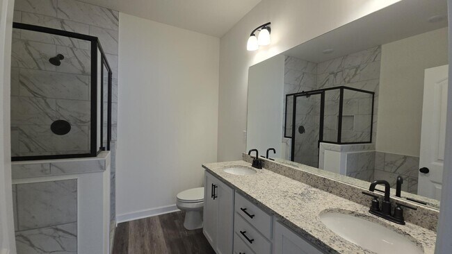 Building Photo - 1210 Pennock Dr