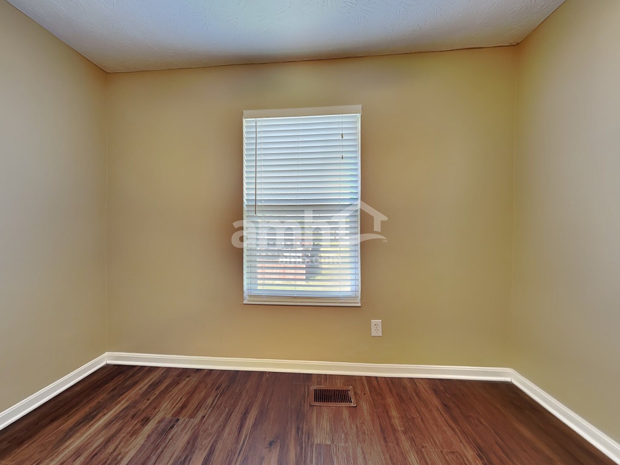 Building Photo - 18 Robin Way