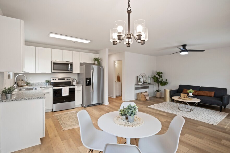 Open Living/Kitchen/Breakfast area - 7219 Howard Bennett Way