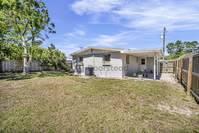 Building Photo - 6612 W Chelsea St