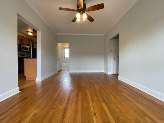 Building Photo - 742 W Addison St