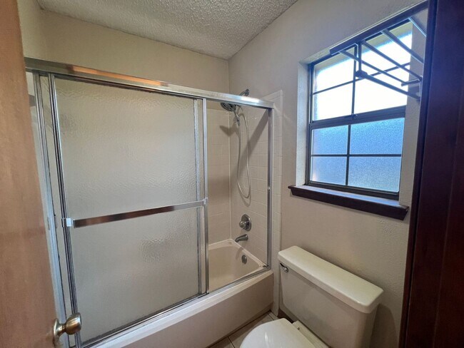 Building Photo - Pensacola - Windermere - 3 Bedroom, 2 Bath...