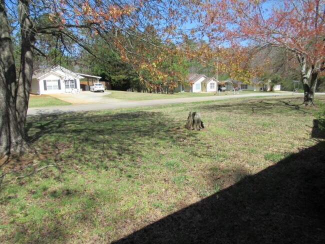 Building Photo - 3bd, 2ba. with carport