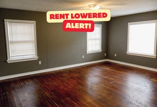 Building Photo - $0 First Month's Rent / $0 Deposit at Move-in