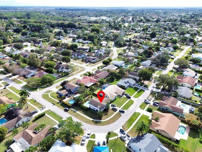 Building Photo - 760 Windtree Way