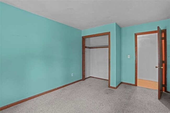 Building Photo - 125 Lewis Farm Rd