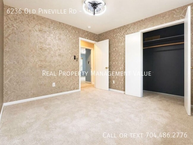Building Photo - 6236 Old Pineville Rd