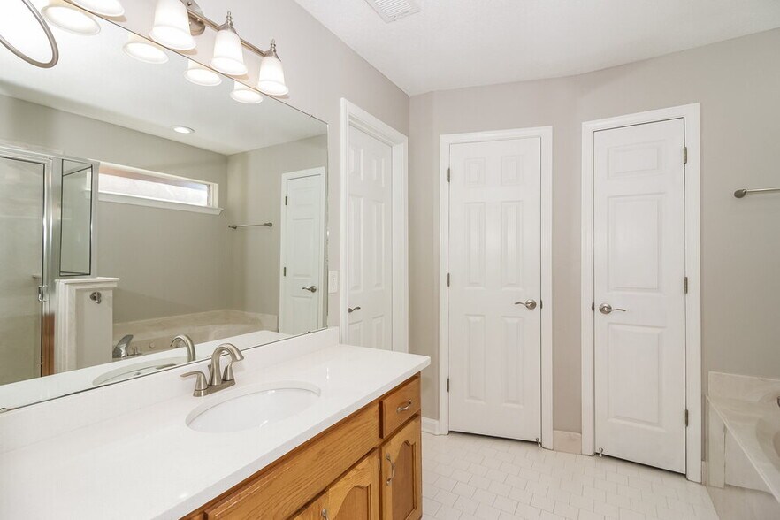 Building Photo - 1143 Breezy Valley Dr