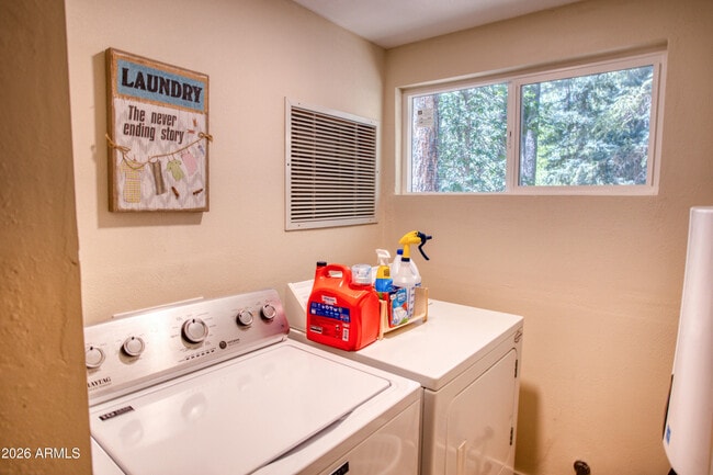 Building Photo - 7897 Country Club Dr