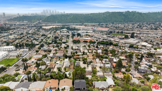 Building Photo - 612 Romulo St