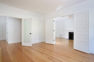 Building Photo - 1805 Beacon St
