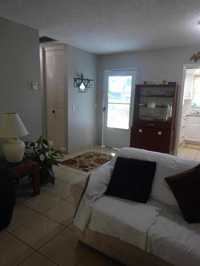 Building Photo - 2723 Emory Dr W