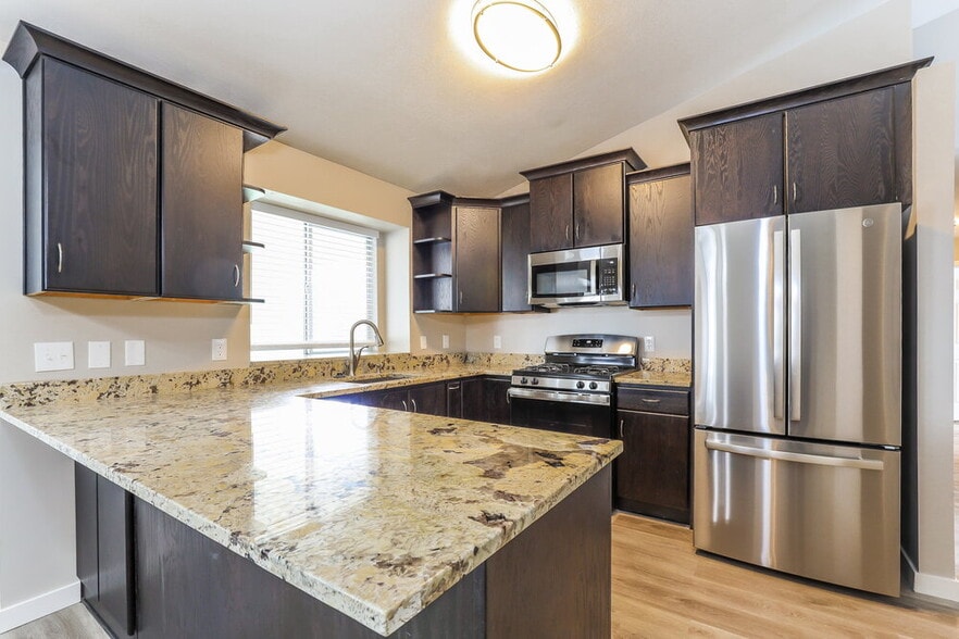 Building Photo - 7720 Strawberry Cove
