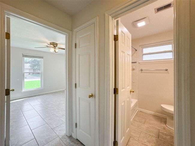 Building Photo - 506 Avondale Ln