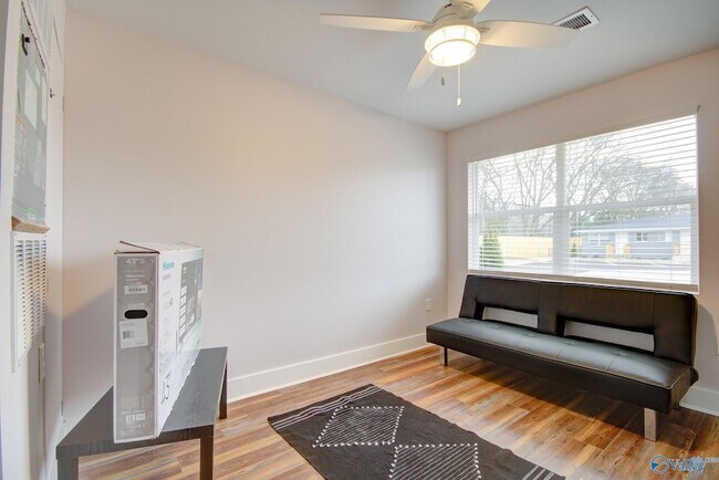 Building Photo - 4300 Knight Rd SW