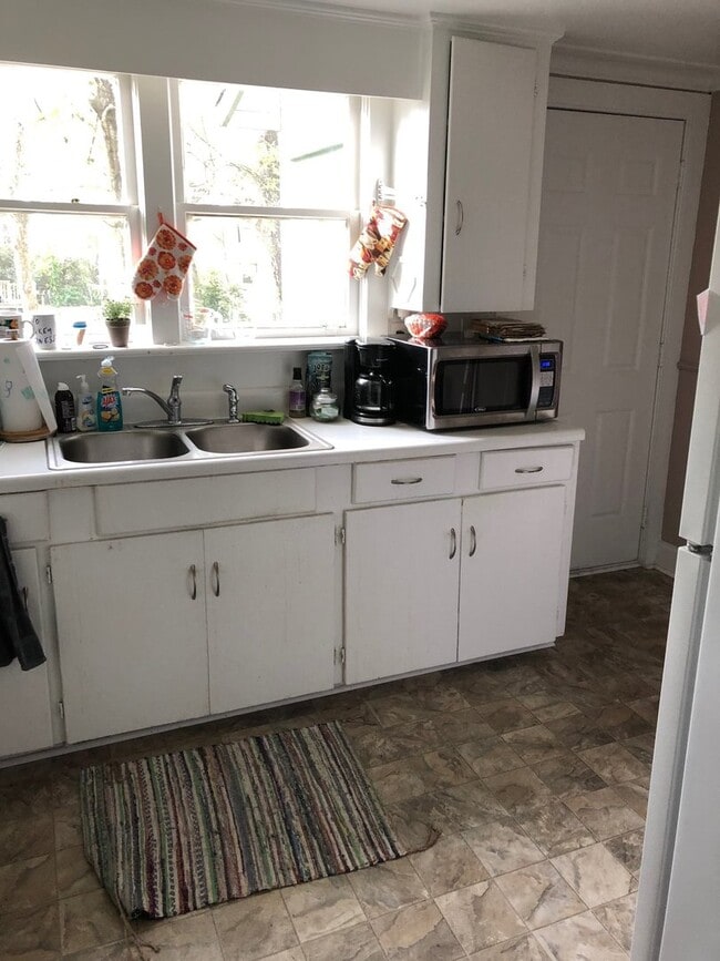 Building Photo - Marsh View Ranch