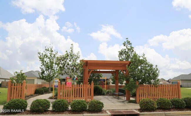 Building Photo - 111 Pettigrove Dr