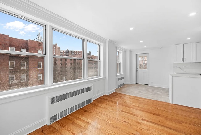 Building Photo - 69-45 108th St