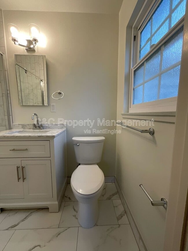 Building Photo - 7132 Bark Ln