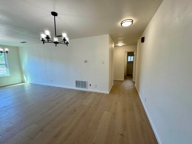 Building Photo - 1005 Las Vacas St
