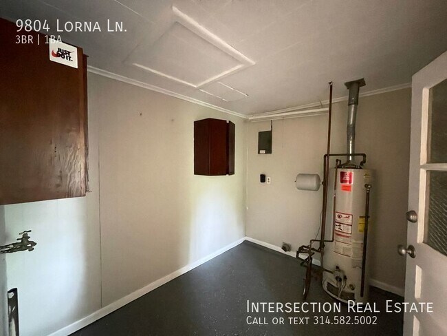 Building Photo - Charming 3 Bedroom Ranch Home with Fenced ...