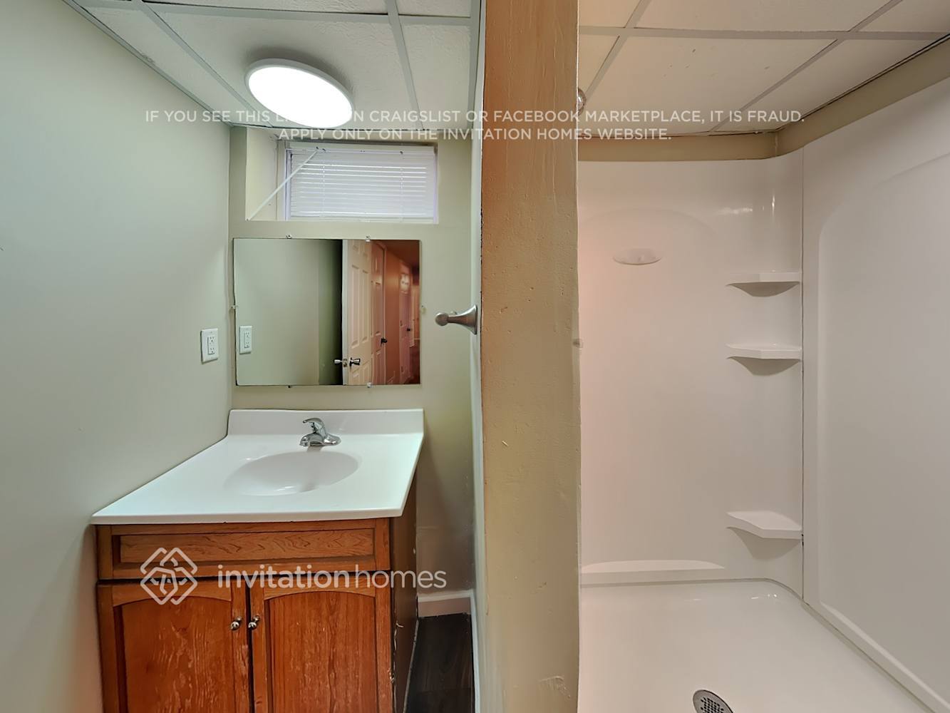 Building Photo - 3612 Commodore Dr