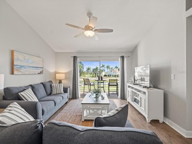 Building Photo - 5900 Bahia Del Mar Cir N