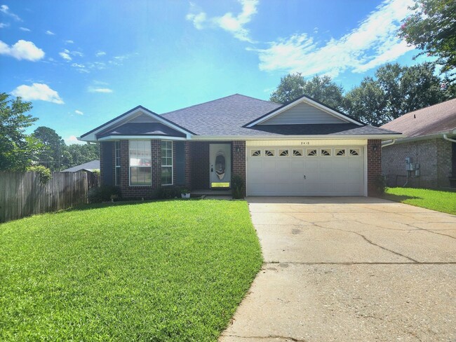 Primary Photo - Stunning all-brick 3/2 split floorplan, lo...