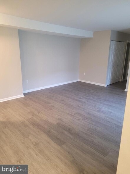 Building Photo - 1124 Chesapeake Dr