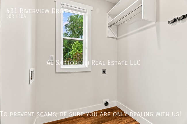 Building Photo - 431 Riverview Dr