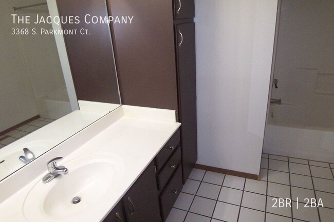 Building Photo - 3368 S Parkmont Ct