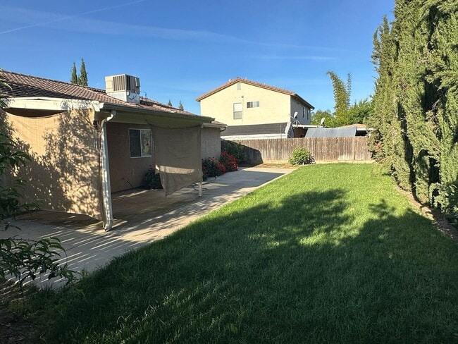 Building Photo - 4018 W Elowin Ct