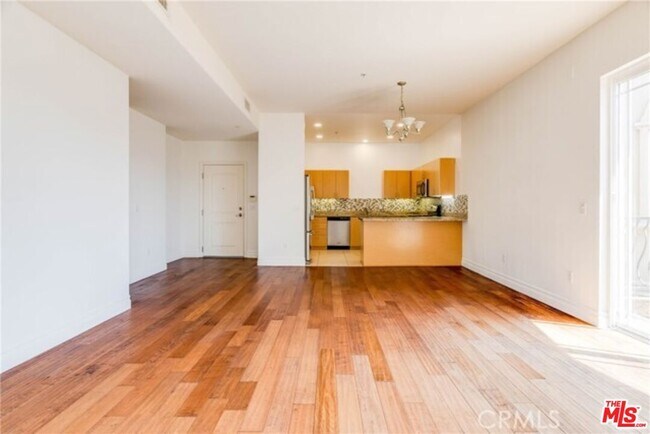 Building Photo - 917 S New Hampshire Ave
