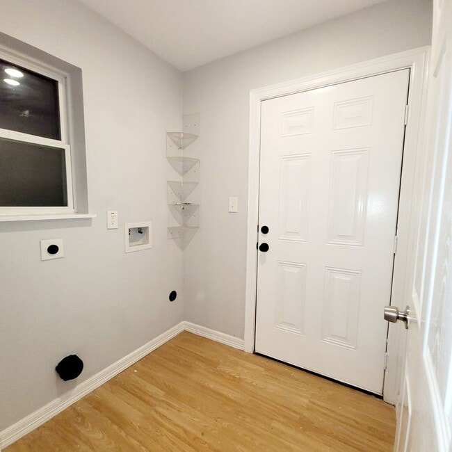 Building Photo - 7608 E Magnolia, B
