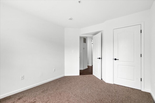 Building Photo - 116 Whiskey Creek Cir