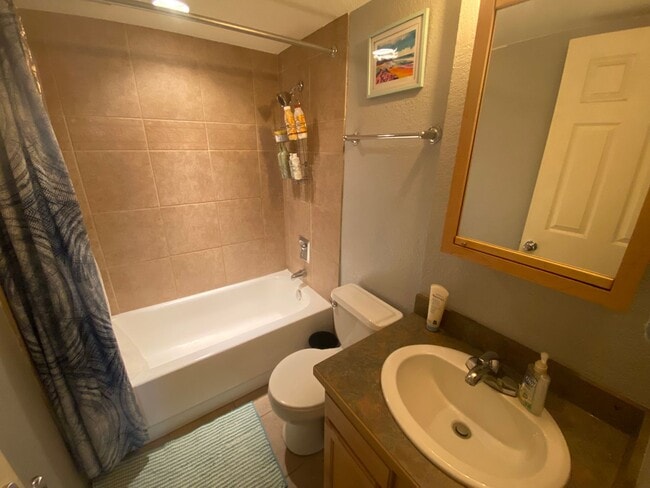 Building Photo - Great Barrington Condo