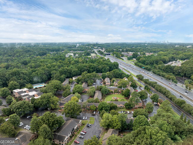 Building Photo - 3091 Colonial Way