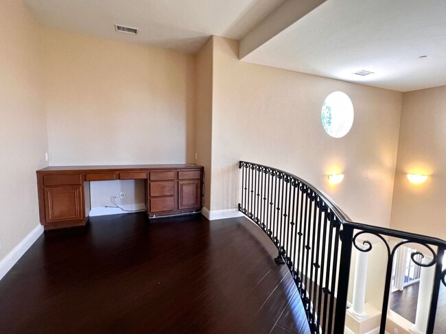 Building Photo - Hidden Gem at the End of the Cul-de-Sac!