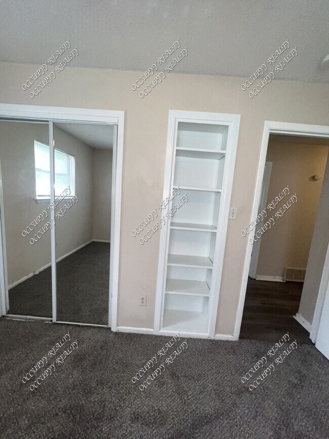 Building Photo - 361 Heirloom Dr