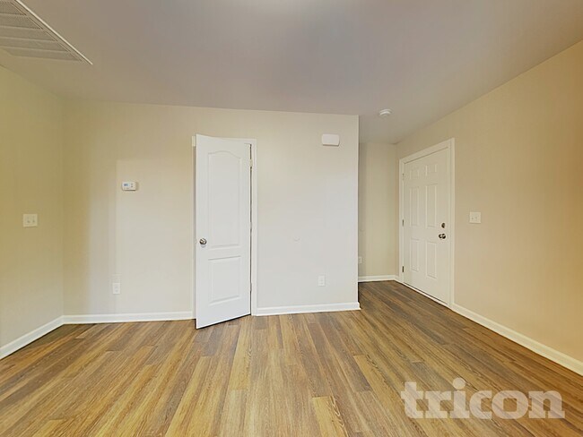 Building Photo - 572 Gentle Breeze Ln