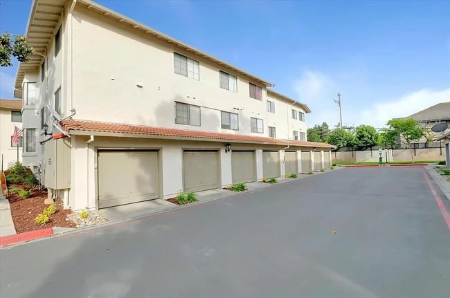 Building Photo - 295 Kenbrook Cir