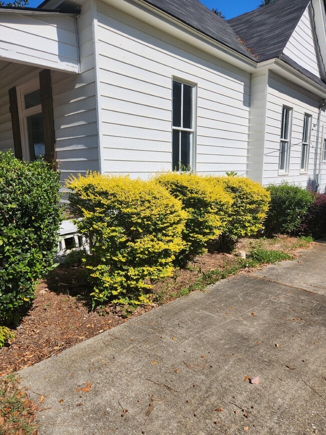 Building Photo - For Rent in Blakely, GA – Ideal for Sectio...