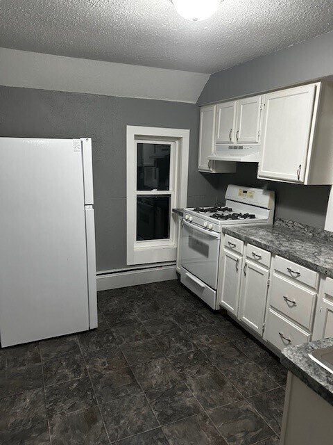 Building Photo - 902 6th Ave NE