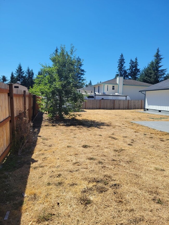 Building Photo - ? Spacious 3-Bedroom Rambler with Vaulted ...