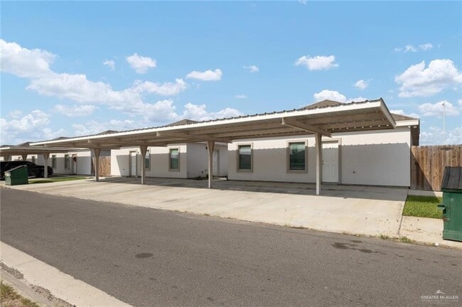 Building Photo - 13 Sandpiper Ave