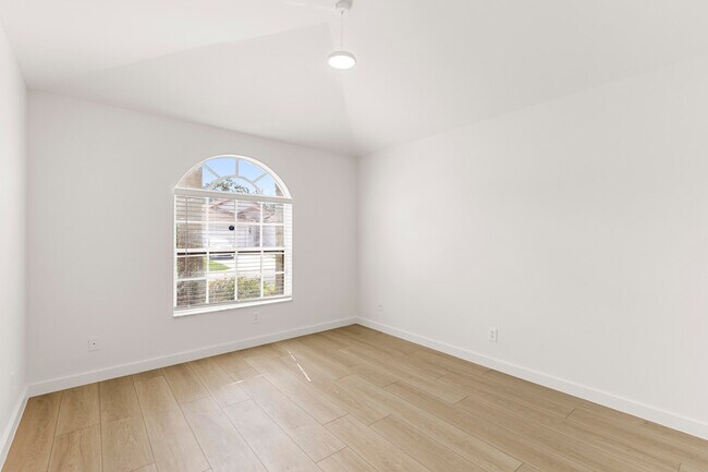 Building Photo - 1815 Barnstable Rd